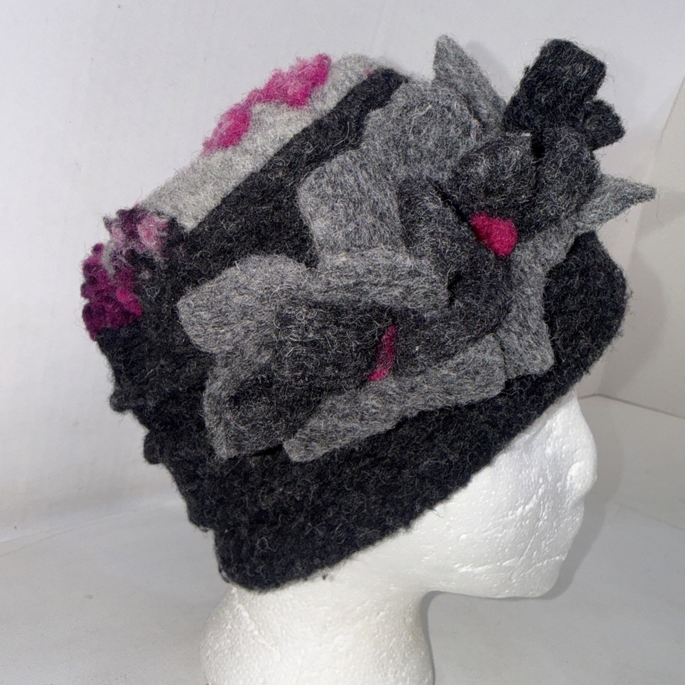La Fenice Florence Italy Wool Blend Cloche Hat Grey Fuchsia Flower Made in Italy